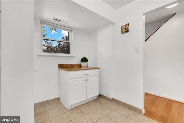 5904 MAYFLOWER CT, Alexandria, VA 22312