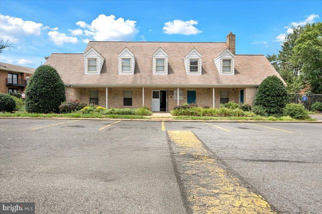 5904 MAYFLOWER CT, Alexandria, VA 22312