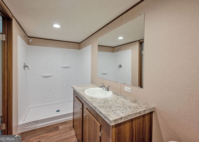 25 Soares Drive, Lavonia, GA 30553