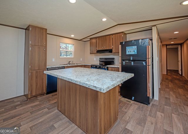 25 Soares Drive, Lavonia, GA 30553