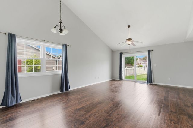 1406 Pine Creek Road, Valparaiso, IN 46383