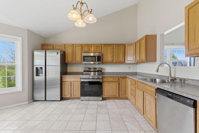 1406 Pine Creek Road, Valparaiso, IN 46383