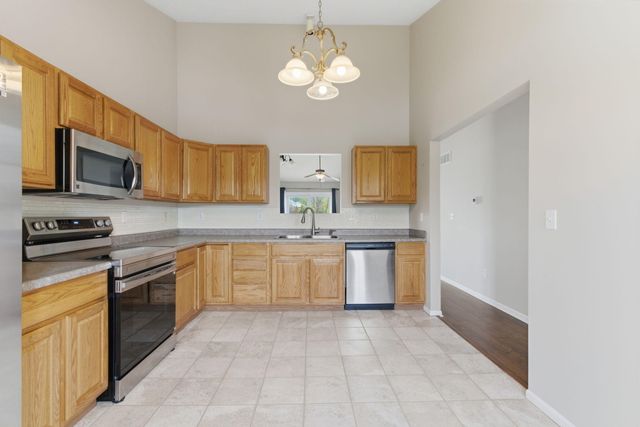 1406 Pine Creek Road, Valparaiso, IN 46383