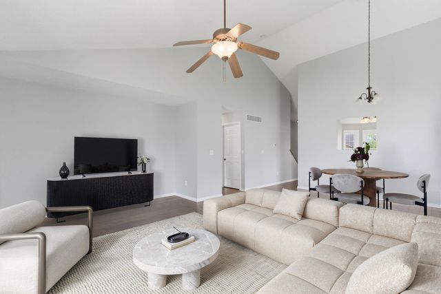 1406 Pine Creek Road, Valparaiso, IN 46383