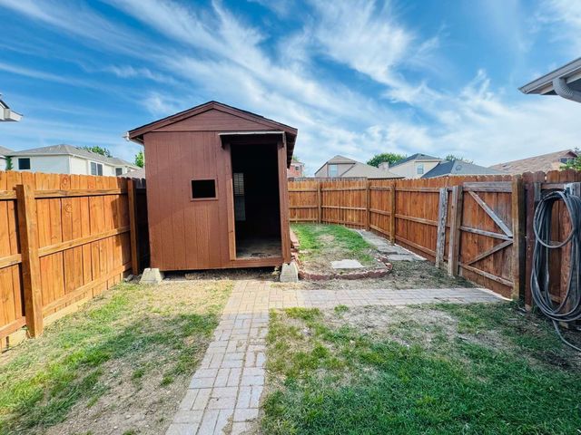 520 Timber Way Drive, Lewisville, TX 75067