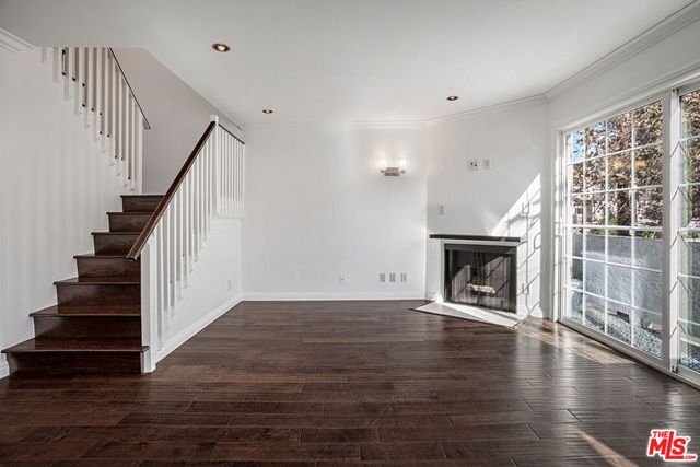 15002 Magnolia Boulevard 4, Sherman Oaks, CA 91403