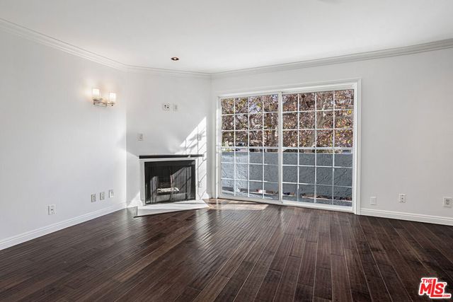 15002 Magnolia Boulevard 4, Sherman Oaks, CA 91403