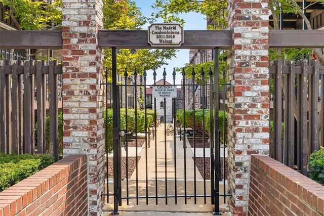 5019 Walnut Street E, Kansas City, MO 64112