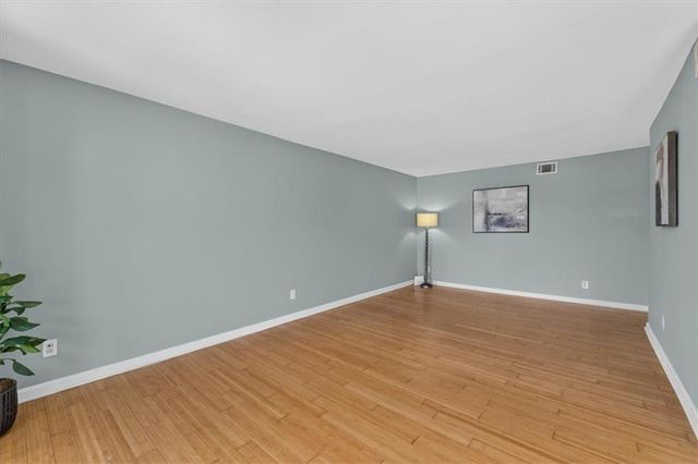 5019 Walnut Street E, Kansas City, MO 64112
