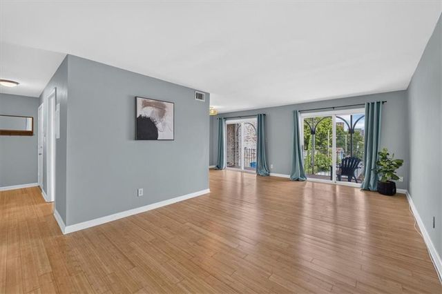 5019 Walnut Street E, Kansas City, MO 64112