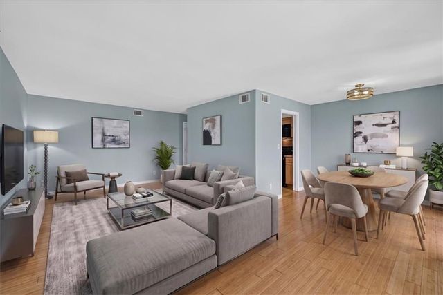5019 Walnut Street E, Kansas City, MO 64112