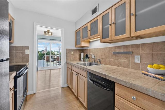 5019 Walnut Street E, Kansas City, MO 64112