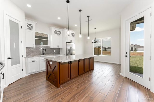 1406 E Danielle Avenue, Pharr, TX 78577