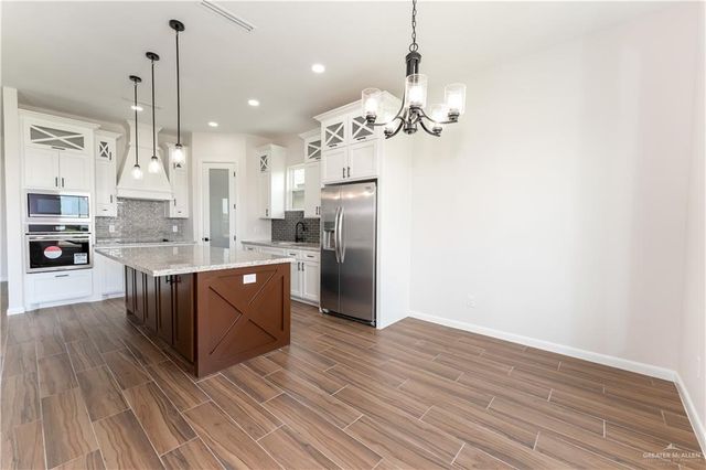 1406 E Danielle Avenue, Pharr, TX 78577