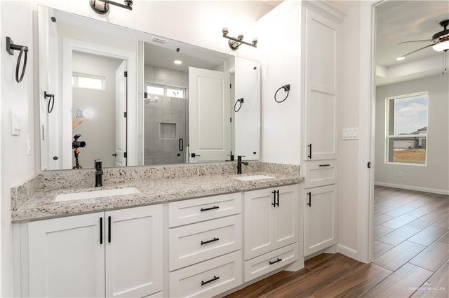 1406 E Danielle Avenue, Pharr, TX 78577