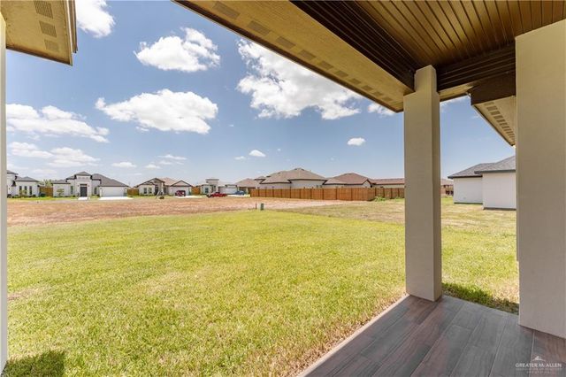 1406 E Danielle Avenue, Pharr, TX 78577