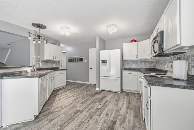 2258 Bridlewood Drive, Franklin, IN 46131