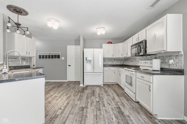 2258 Bridlewood Drive, Franklin, IN 46131