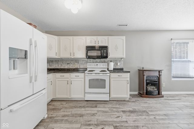 2258 Bridlewood Drive, Franklin, IN 46131