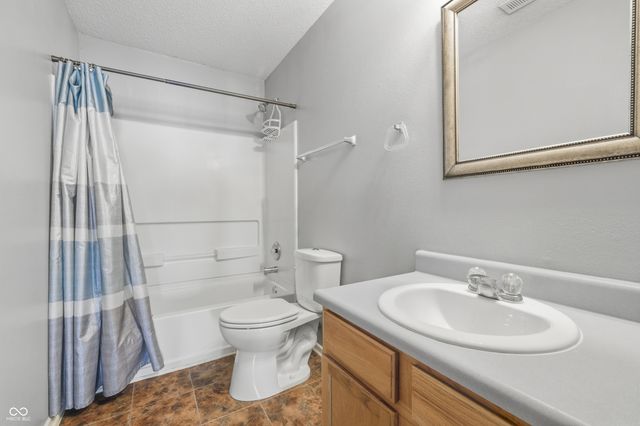 2258 Bridlewood Drive, Franklin, IN 46131