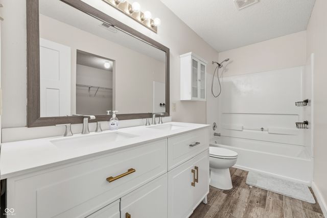 2258 Bridlewood Drive, Franklin, IN 46131
