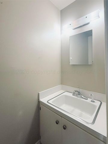 120 Bellaire Avenue, Dumas, TX 79029