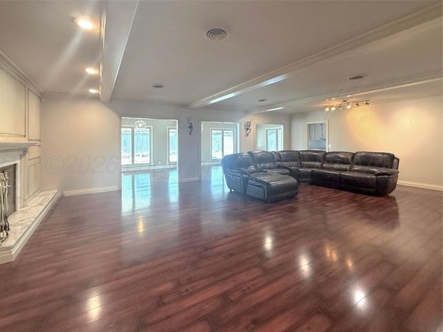 120 Bellaire Avenue, Dumas, TX 79029