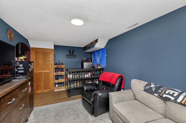 2429 Walnut Street, West Des Moines, IA 50265