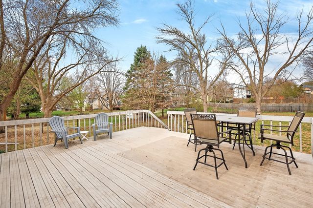 2429 Walnut Street, West Des Moines, IA 50265