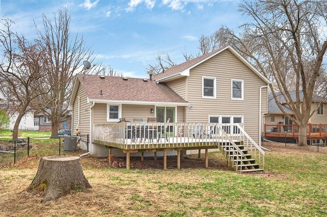 2429 Walnut Street, West Des Moines, IA 50265