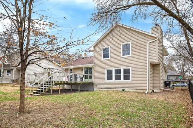 2429 Walnut Street, West Des Moines, IA 50265