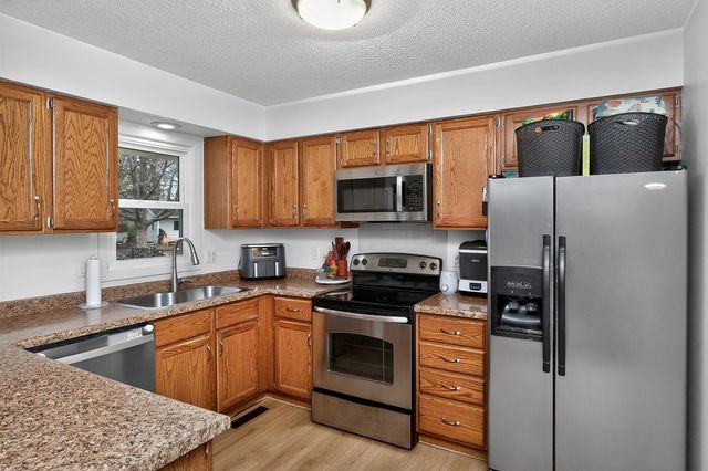 2429 Walnut Street, West Des Moines, IA 50265