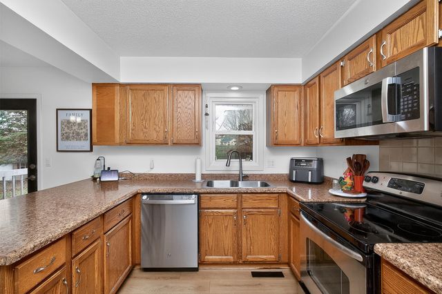 2429 Walnut Street, West Des Moines, IA 50265