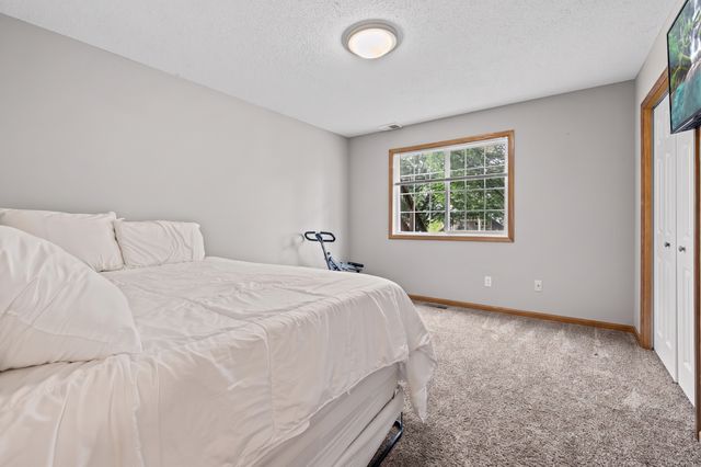 2044 Pheasant Run Street, Shakopee, MN 55379