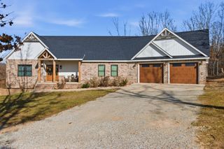 3995 County Road 2720, Willow Springs, MO 65793