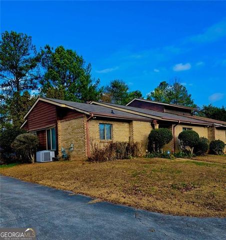 1497 Stoneleigh, Stone Mountain, GA 30088