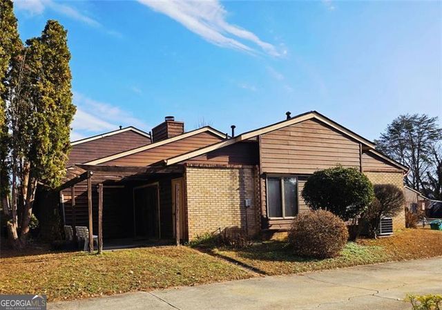 1497 Stoneleigh, Stone Mountain, GA 30088