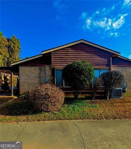 1497 Stoneleigh, Stone Mountain, GA 30088