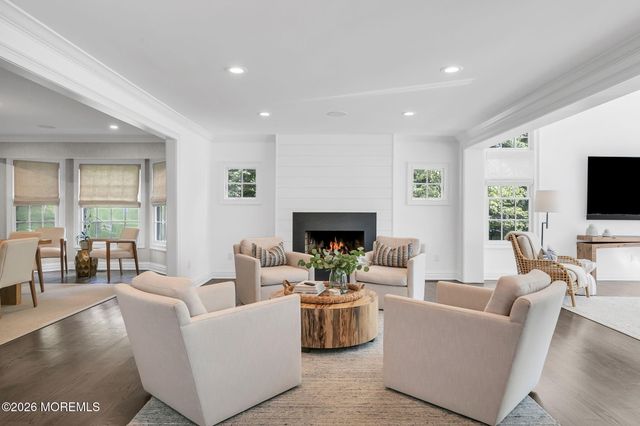 14 Circle Drive, Rumson, NJ 07760