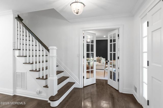 14 Circle Drive, Rumson, NJ 07760