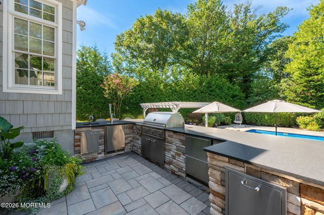 14 Circle Drive, Rumson, NJ 07760
