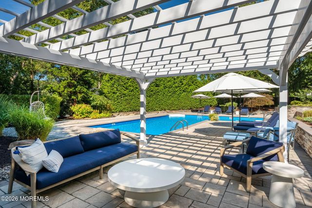 14 Circle Drive, Rumson, NJ 07760
