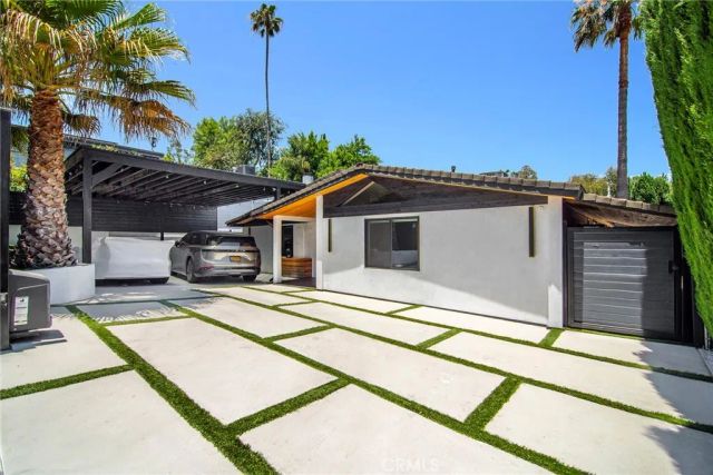 22253 Flanco Road, Woodland Hills, CA 91364