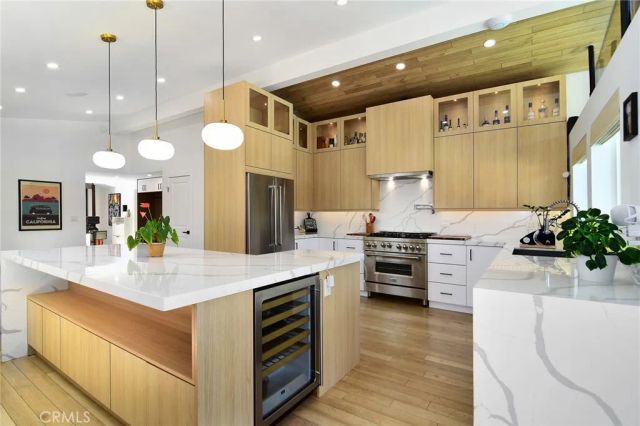 22253 Flanco Road, Woodland Hills, CA 91364