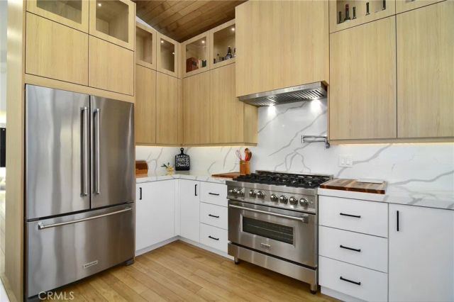 22253 Flanco Road, Woodland Hills, CA 91364