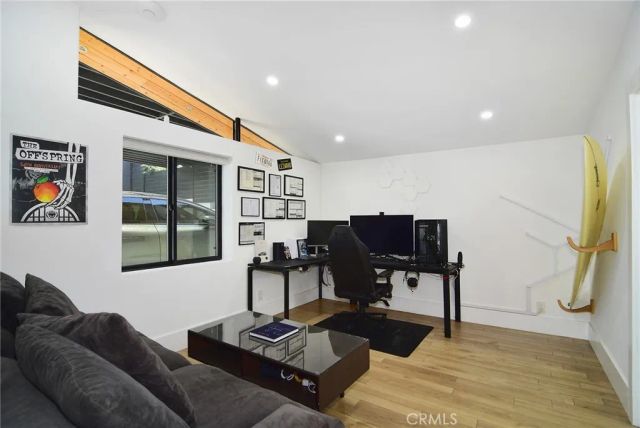 22253 Flanco Road, Woodland Hills, CA 91364