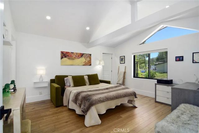 22253 Flanco Road, Woodland Hills, CA 91364