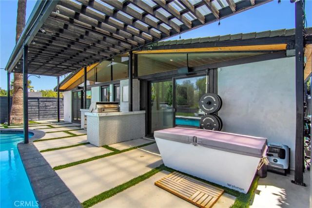 22253 Flanco Road, Woodland Hills, CA 91364