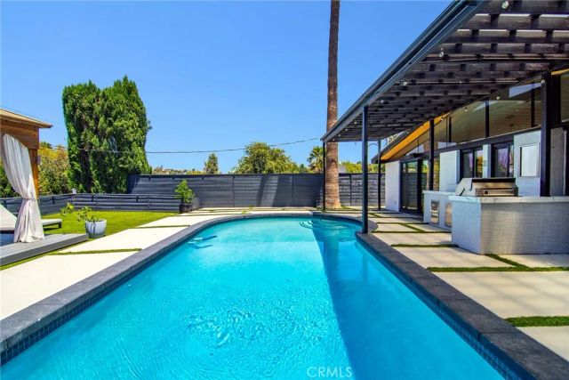 22253 Flanco Road, Woodland Hills, CA 91364