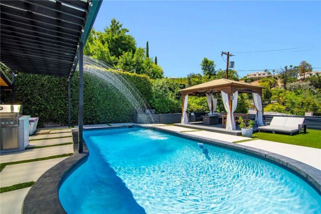 22253 Flanco Road, Woodland Hills, CA 91364